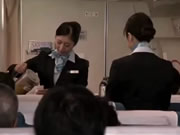 日本空姐飛機公開熱情服務