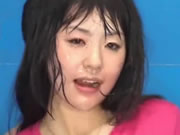 日本女主持在做節目時強迫顏射